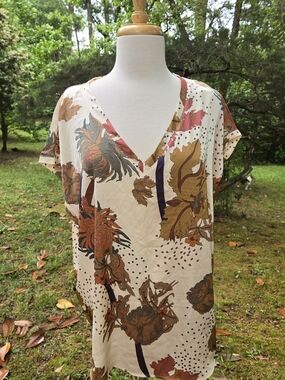 JODIFL NWT L Boho Floral Top, V Neck
